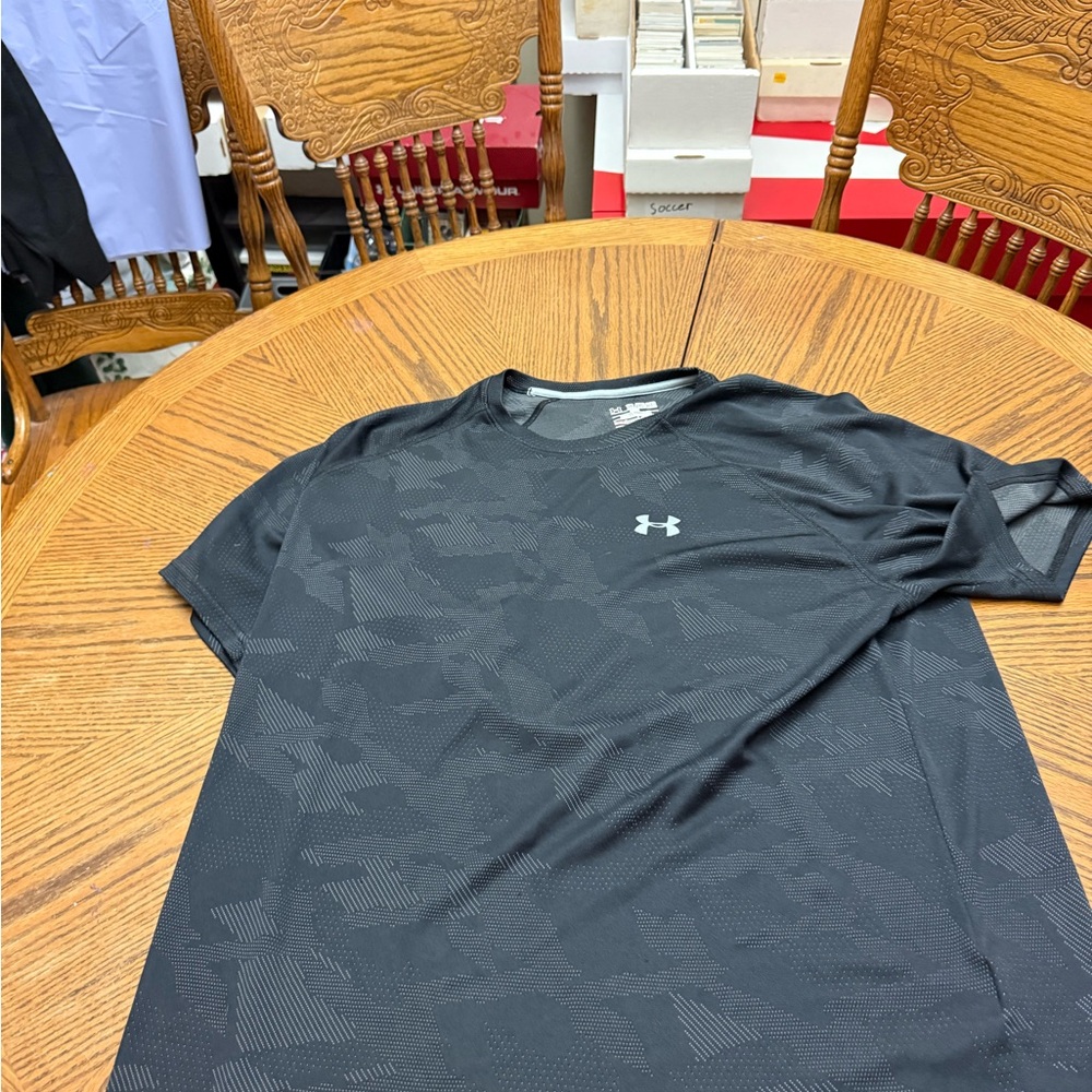 Under Armour Men’s Black Performance T-Shirt